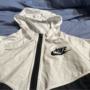 Women’s S Nike Windbreaker